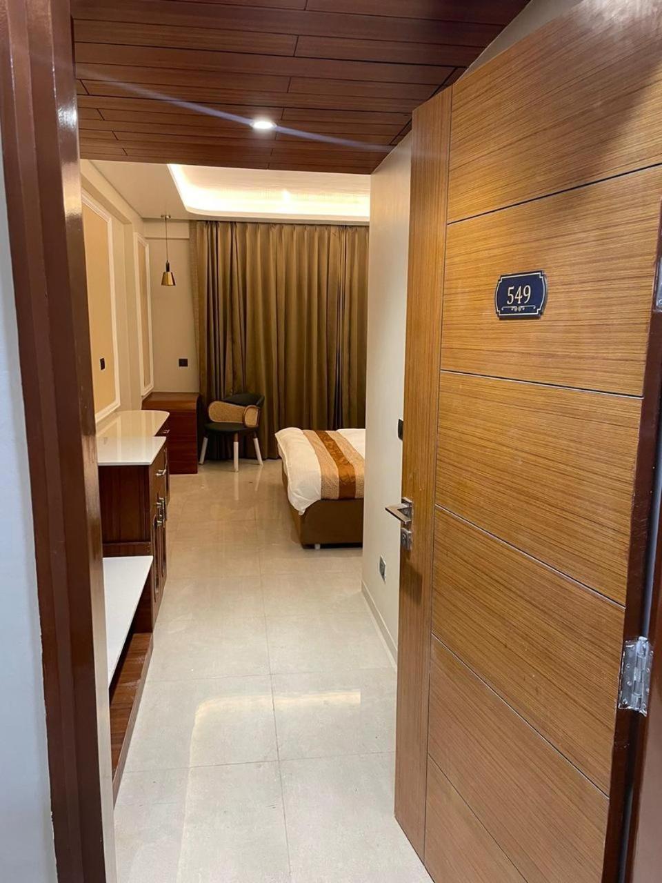 Omaxe Hazratganj , Khusi Mahal Bed & Breakfast Lucknow Bagian luar foto