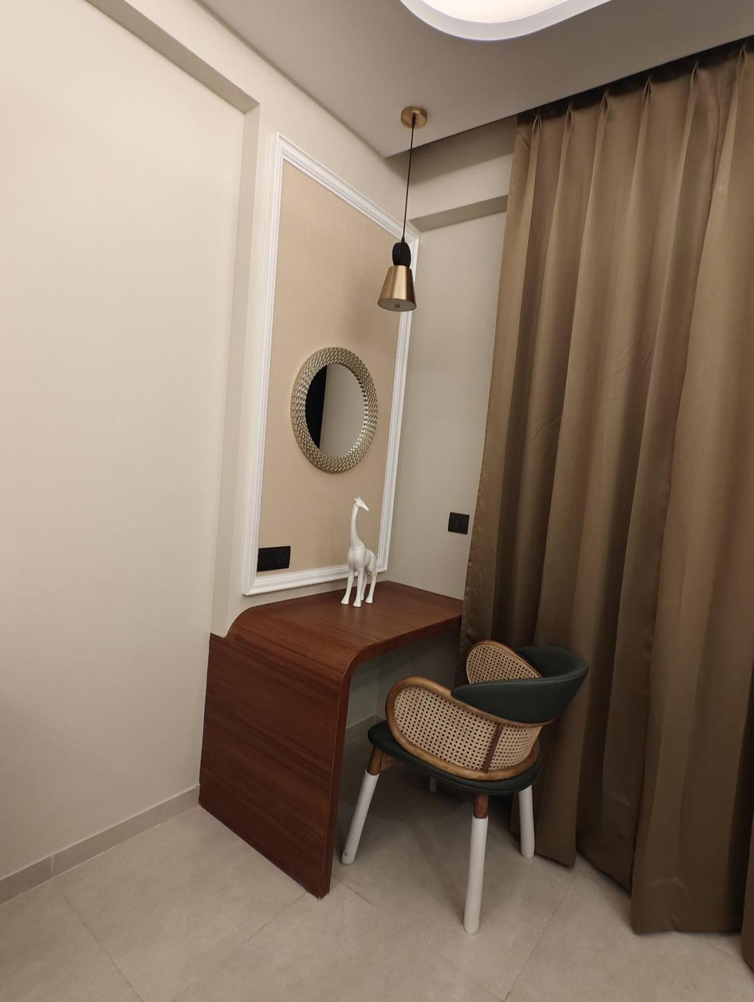 Omaxe Hazratganj , Khusi Mahal Bed & Breakfast Lucknow Bagian luar foto